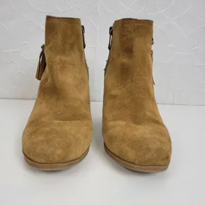 Guess Womens Boots Size 7.5 Tan Side Zip Almond Toe Studded Chucky Ankle Heel thumbnail 7