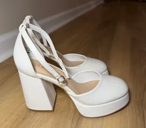 Dream Paris Bridal White Platform Heels Size 7.5 Engagement Wedding Photos thumbnail 1
