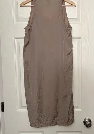 Clue MIDI dress perfect for summer. Still in good condition. thumbnail 3