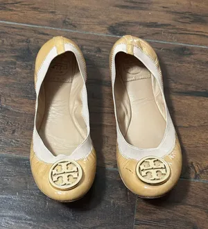 Tory Burch Nude patent leather Caroline ballet flat thumbnail 1