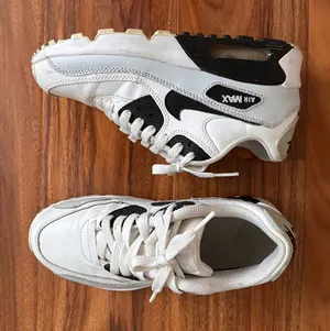 Nike Air Max Shoes thumbnail 1