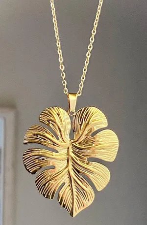 Handmade fully gold tone stainless steel boho fairy monstera plant necklace🌿 thumbnail 2