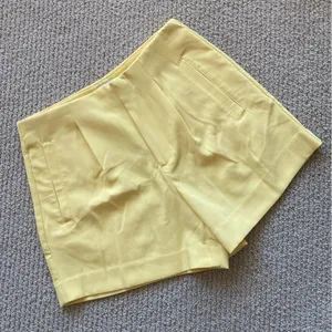 A New Day Bright Yellow Pleated Shorts High Rise Tailored Size 4 Pocket Like New thumbnail 5