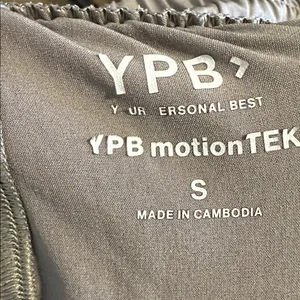 Abercrombie YPB motion‎ TEK lined fly away shorts in Tan and Black Size Small thumbnail 4