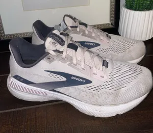 Brooks Launch GTS 8 Women's Running Sneakers Gray & Pink Size 9 thumbnail 1