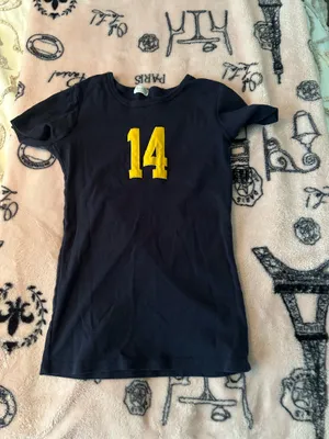 Brandy Melville 14 top thumbnail 2