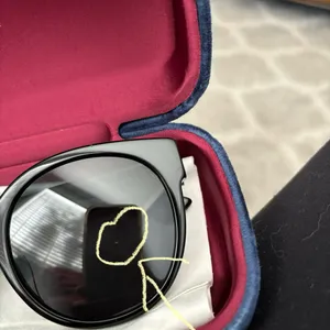 Gucci sunglasses thumbnail 3