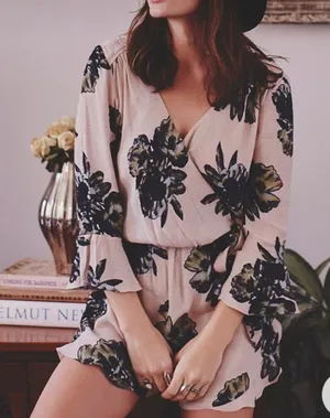 Free people floral v neck long sleeve romper size Xs thumbnail 1