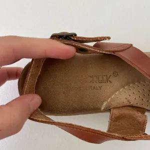 Cabin Creek Women’s interwoven strap sandals — size 8‎ thumbnail 5