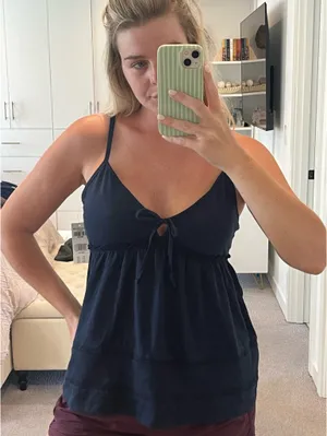 Hollister Top thumbnail 1