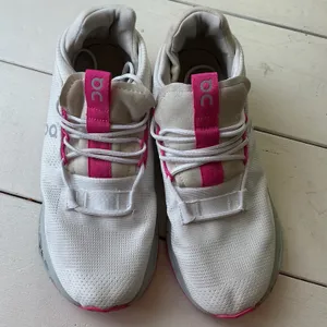 On Running Cloudnova Womens White Pink Athletic Sneakers 26.98495 Size 8.5 thumbnail 8