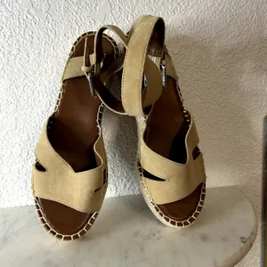 Franco Sarto Pellia Womens Suede Ankle Sandals Womens Size 7.5 Tan Brown thumbnail 3