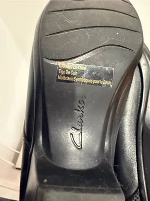 Clarks Bendables Ingalls Falls Black Leather Ruched Button Ankle Bootie Size 7.5 thumbnail 9