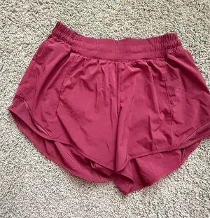 lululemon athletica Women's Marron Athletic Shorts 4in thumbnail 1