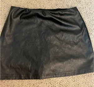Black skirt  thumbnail 1