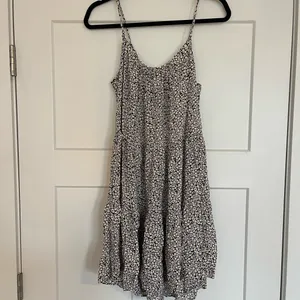 H&M Black and White Floral Midi Dress thumbnail 2