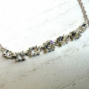 Avon Rhinestone Necklace Silver Tone Graduated Crystal Necklace thumbnail 3