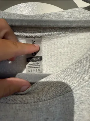 Gildan Taylor Swift The Eras Tour Gray Graphic Crewneck Sweatshirt Size Small thumbnail 3