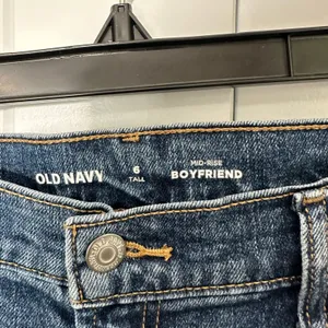 Old Navy Boyfriend Jeans Womens‎ 6 Tall Blue Mid-Rise Distressed Ripped Stretch thumbnail 3