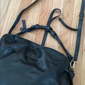 Badgley Mischka Black Faux Leather Shoulder Bag Minimalist Classic Everyday thumbnail 3