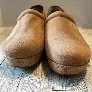 Corkys Footwear Women's All Day Faux Velvet Clogs Camel Cork Platform Size 10M thumbnail 5
