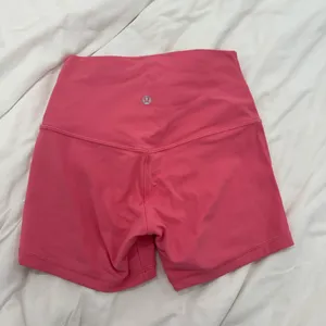 Lululemon Align High-Rise Shorts 4"  thumbnail 3