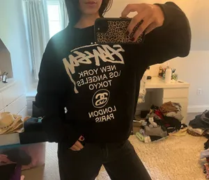 Stüssy Crewneck thumbnail 1
