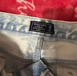 One Teaspoon Denim Shorts High-Waisted thumbnail 8