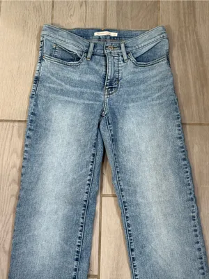 Levi’s 314 Straight-Leg Light Blue Jeans for Women — thumbnail 3