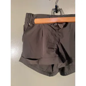MPG Mondetta Performance Gear Women's Size XS Outdoor Shorts Olive Green Cuffed thumbnail 2
