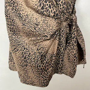Guess Wrap Top Animal Print‎ Women Small Brown Black Leopard Sleeveless Blouse thumbnail 5