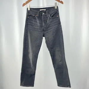 Levi's Wedgie Straight Fit Woman's Jeans in‎ Break A Leg Black Size 26 thumbnail 3