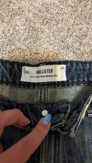 Hollister Curvy High-Rise Shorts thumbnail 3