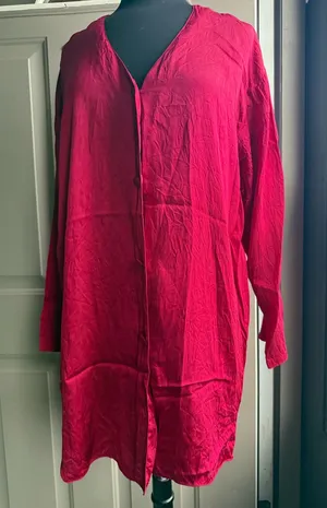 Vintage 80s Victoria’s Secret red silk button down sleep shirt, size large thumbnail 1