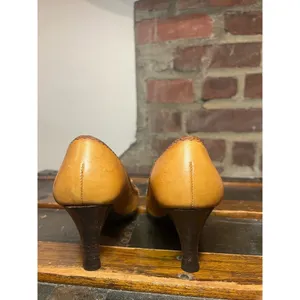 Vintage Circa Joan & David Mustard Pumps thumbnail 6