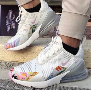 🦄RARE Nike Air Max 270👟 ~8.5 thumbnail 1
