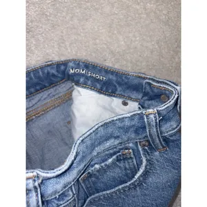 american eagle mom short‎ embroidered flower design 00 Cut Off thumbnail 4