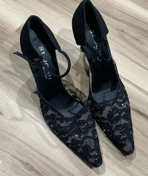 St John Italian Pumps Pointed Toe Kitten Heels Black Lace Sparkle Women’s 8.5 thumbnail 1