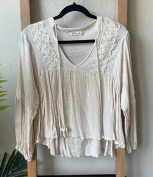 Millibon USA Cream Lace-Trim Peasant Tunic Top thumbnail 1