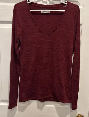 Abercrombie & Fitch Womens Burgundy V-Neck Long Sleeve‎ Slub Knit Tee Large thumbnail 1