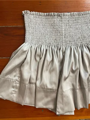 NATURAL LIFE Daisy Flowy Satin Shorts Smocked Silver Gray XS/S 💛🎀 thumbnail 7