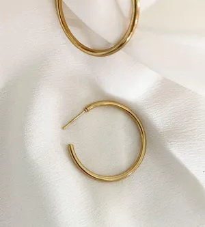 18K Gold Thin 20mm Hoop Earrings thumbnail 7