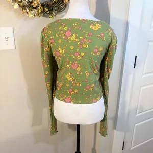 Urban Outfitters Ruby Floral Lettuce Edge Button Plunging Crop Top Green XL💚 thumbnail 8