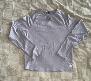 NWOT Vuori Pose‎ Crew long-sleeve top in lavender size L thumbnail 1