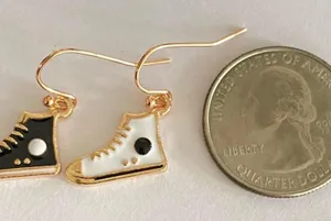 Handmade mini black&white sneakers cute dangle earrings👟🫶 thumbnail 4