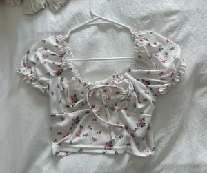 floral puff sleeve crop top thumbnail 1