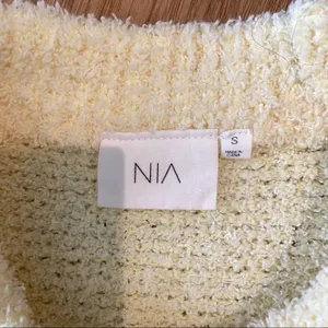 Nia - Cropped Raglan Knit Sweater in Lemon thumbnail 3