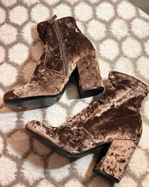 Steve Madden Brown Crushed Velvet Block Heel Ankle Boots thumbnail 1