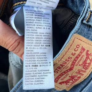 Levi’s Women's 725 High-Rise Bootcut Jeans Medium Wash Size 28/30 thumbnail 7