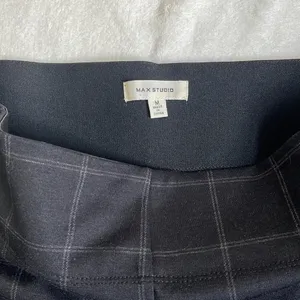 Max Studio Women’s Pants Size Medium thumbnail 8